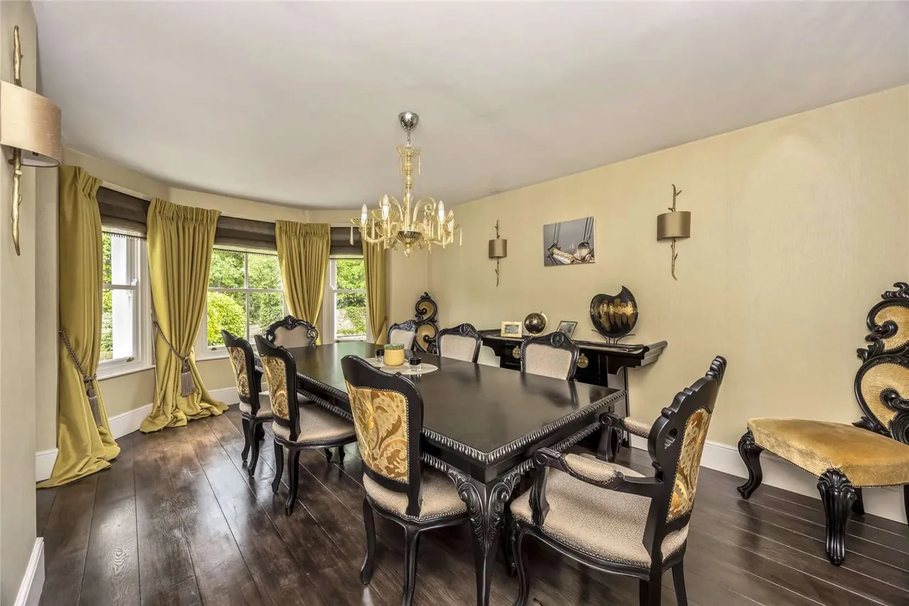 Cobbetts Hill, Weybridge, Surrey, KT13 0UA, photo 12