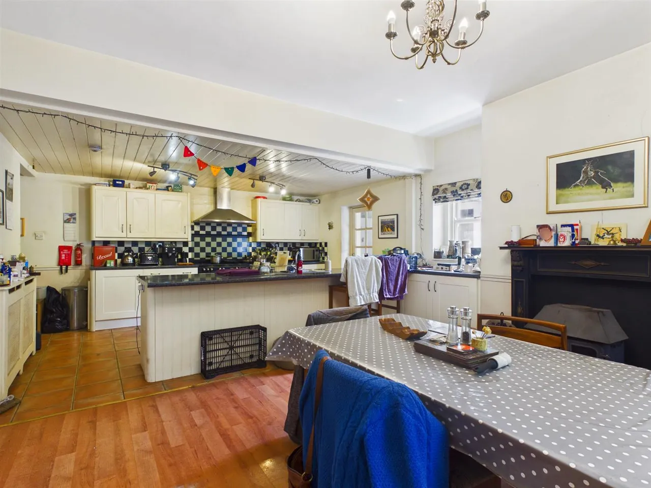 Bath Road, Buxton, photo 11