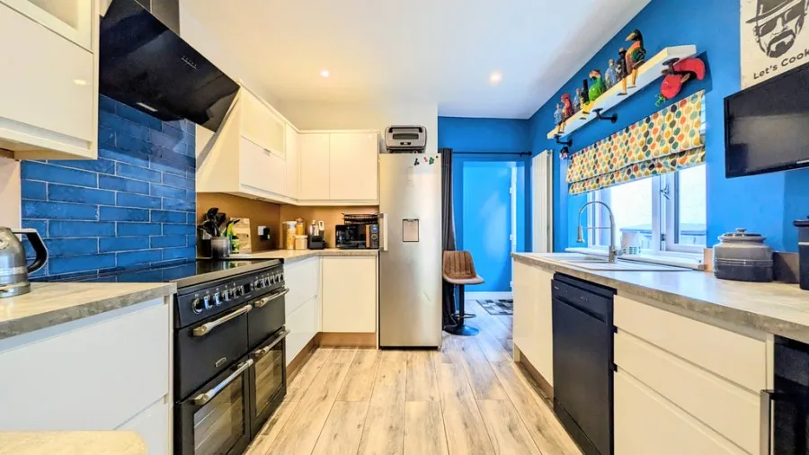 Hawarden Place, Troedyrhiw, photo 11