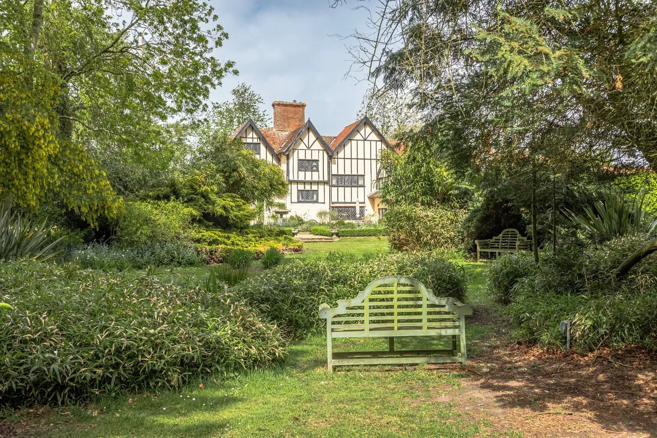 Grade II Listed Manor House in Hempna, photo 24