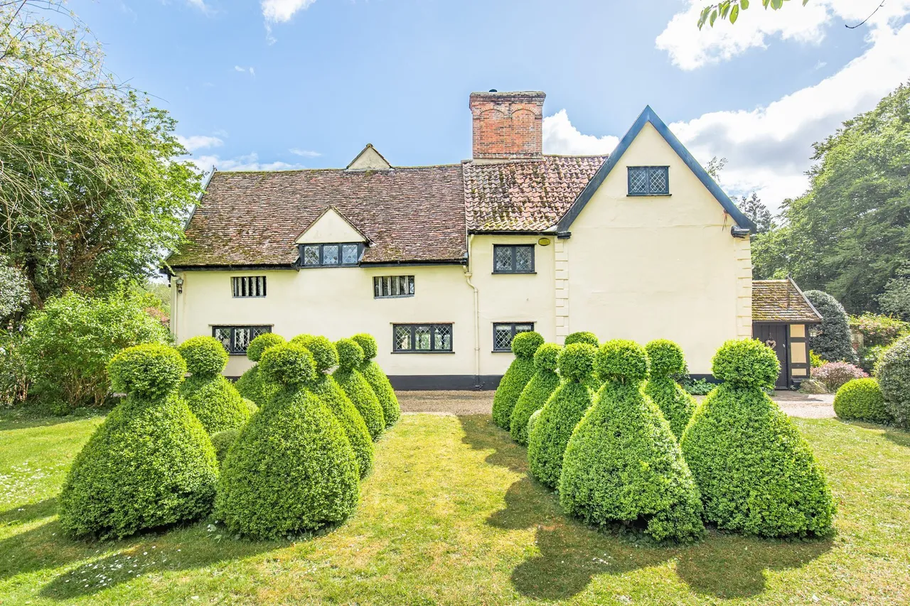 6 bed house for sale, Grade II Listed Manor House in Hempna