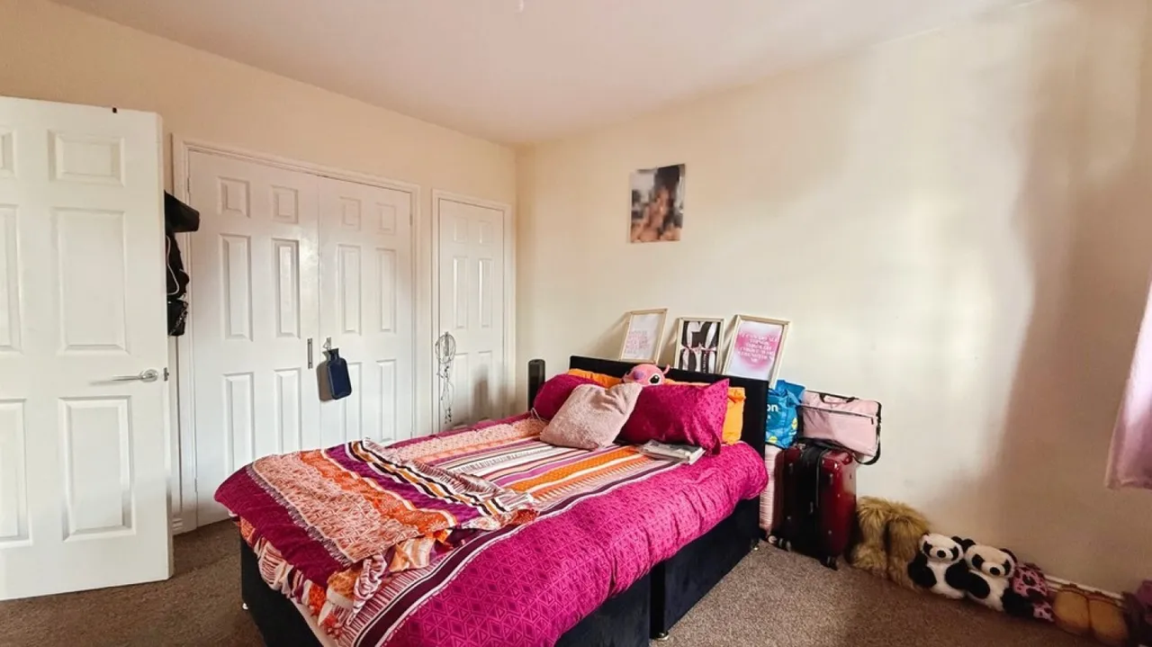 Barclay Court, Warminster, photo 4