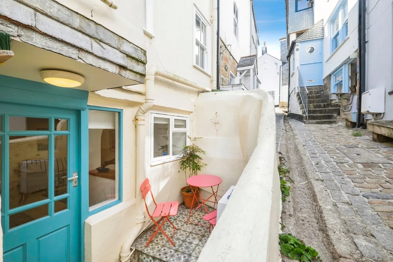 1 bed flat for sale, Baileys Lane, St. Ives, TR26