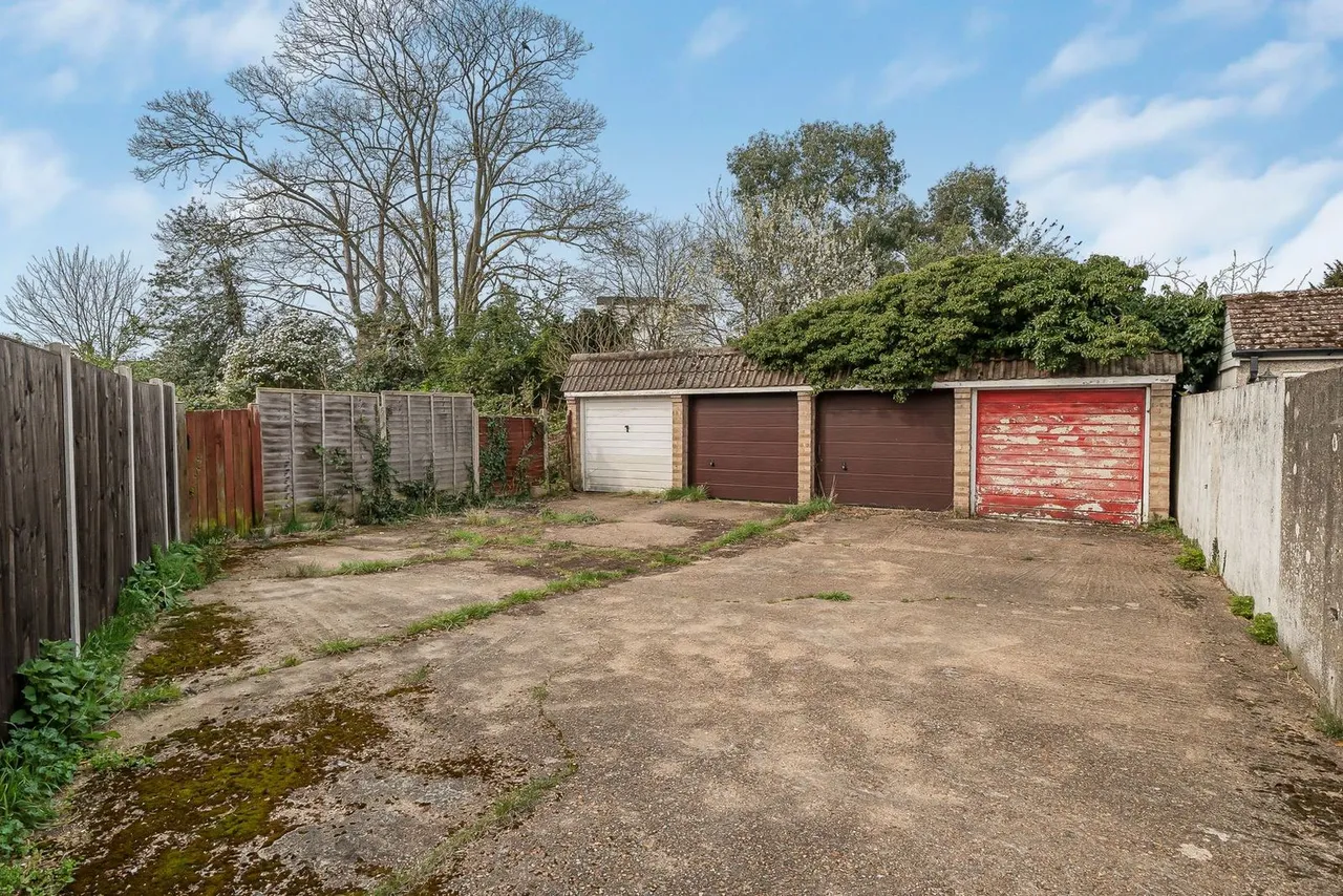 Gordon Road, Ashford, TW15, photo 18