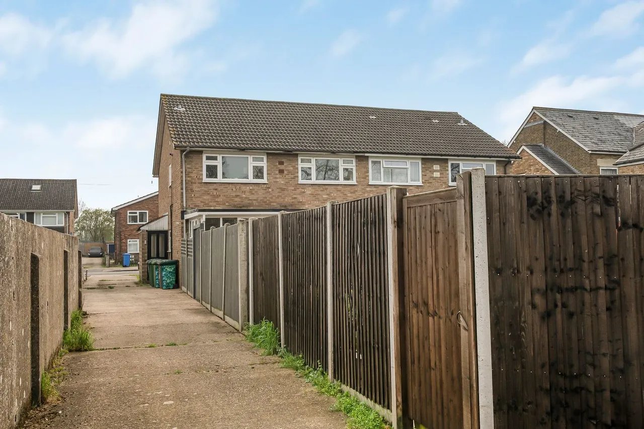 Gordon Road, Ashford, TW15, photo 19