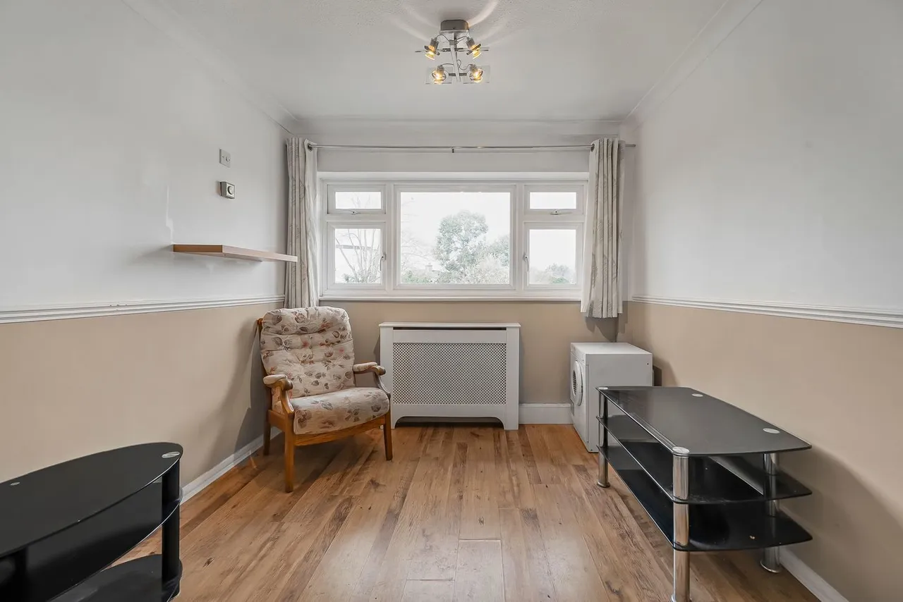 Gordon Road, Ashford, TW15, photo 12