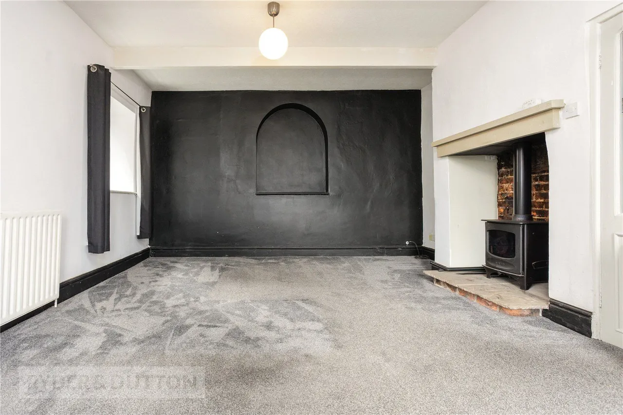 3 bed house for sale, Stamford Street, Mossley, OL5