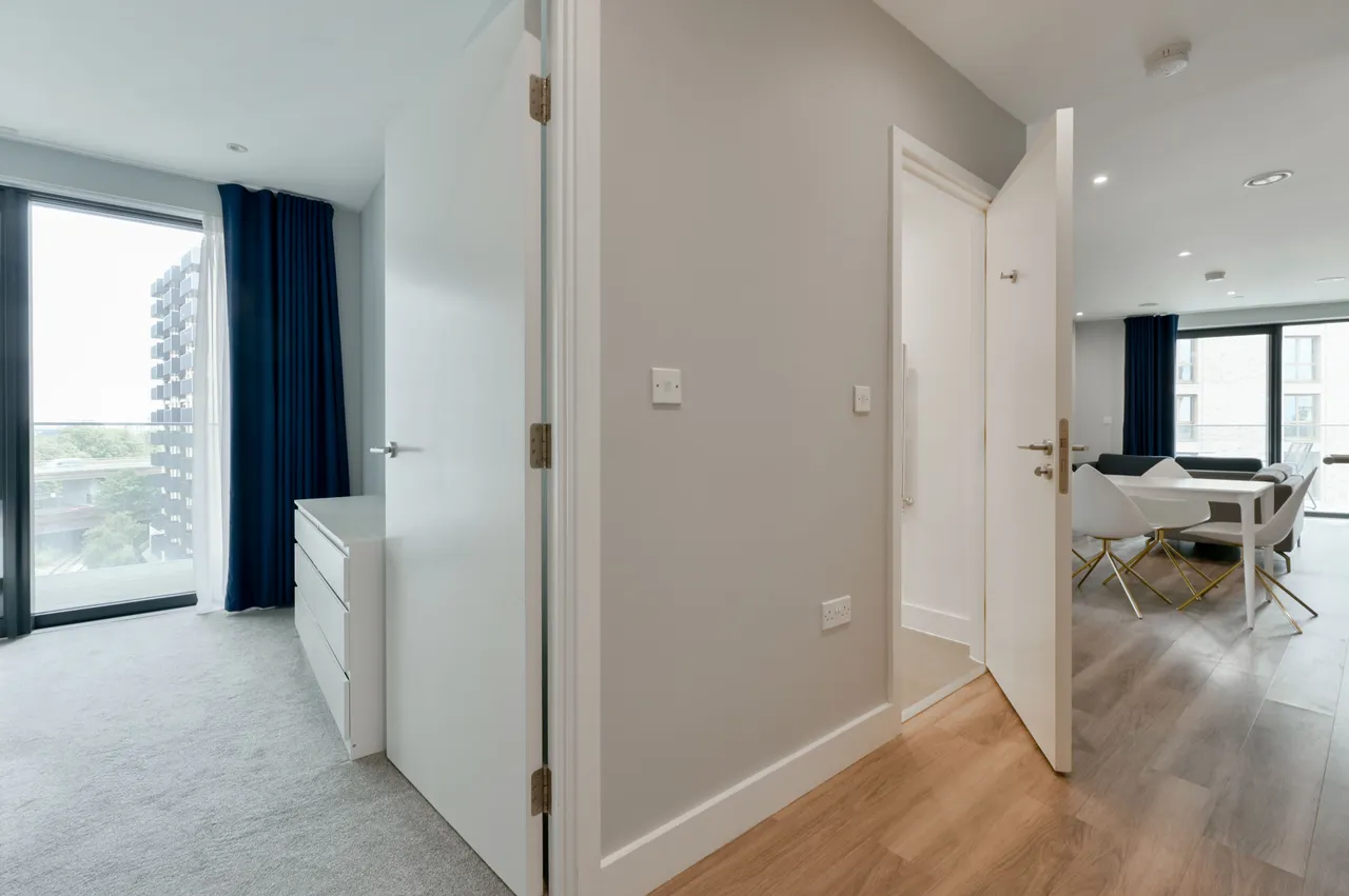 Brentford, TW8, photo 49