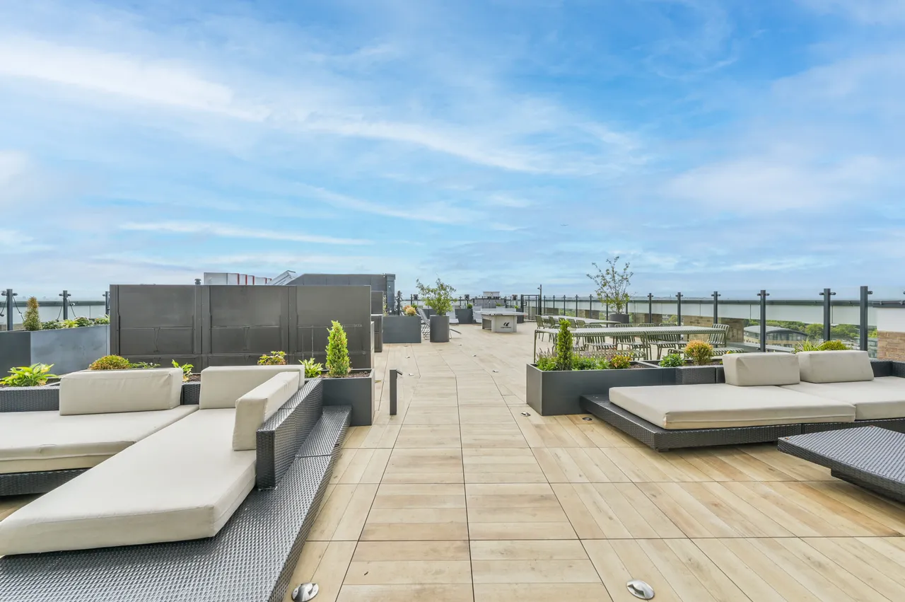 Brentford, TW8, photo 14