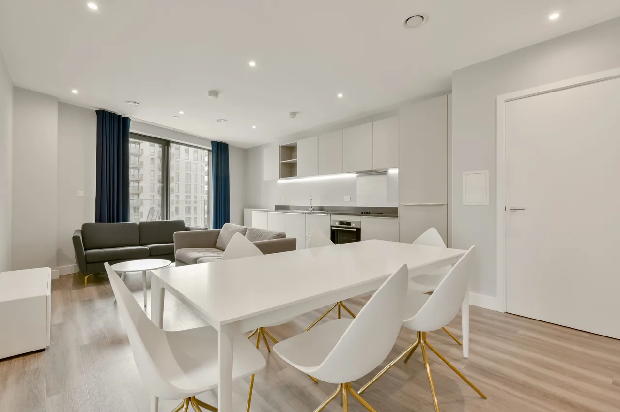 Brentford, TW8, photo 48