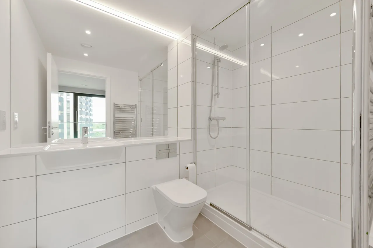 Brentford, TW8, photo 45