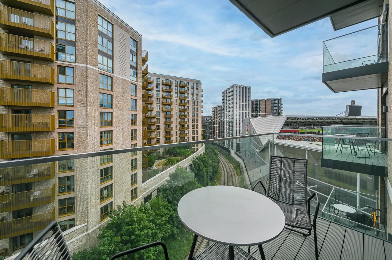 Brentford, TW8, photo 56