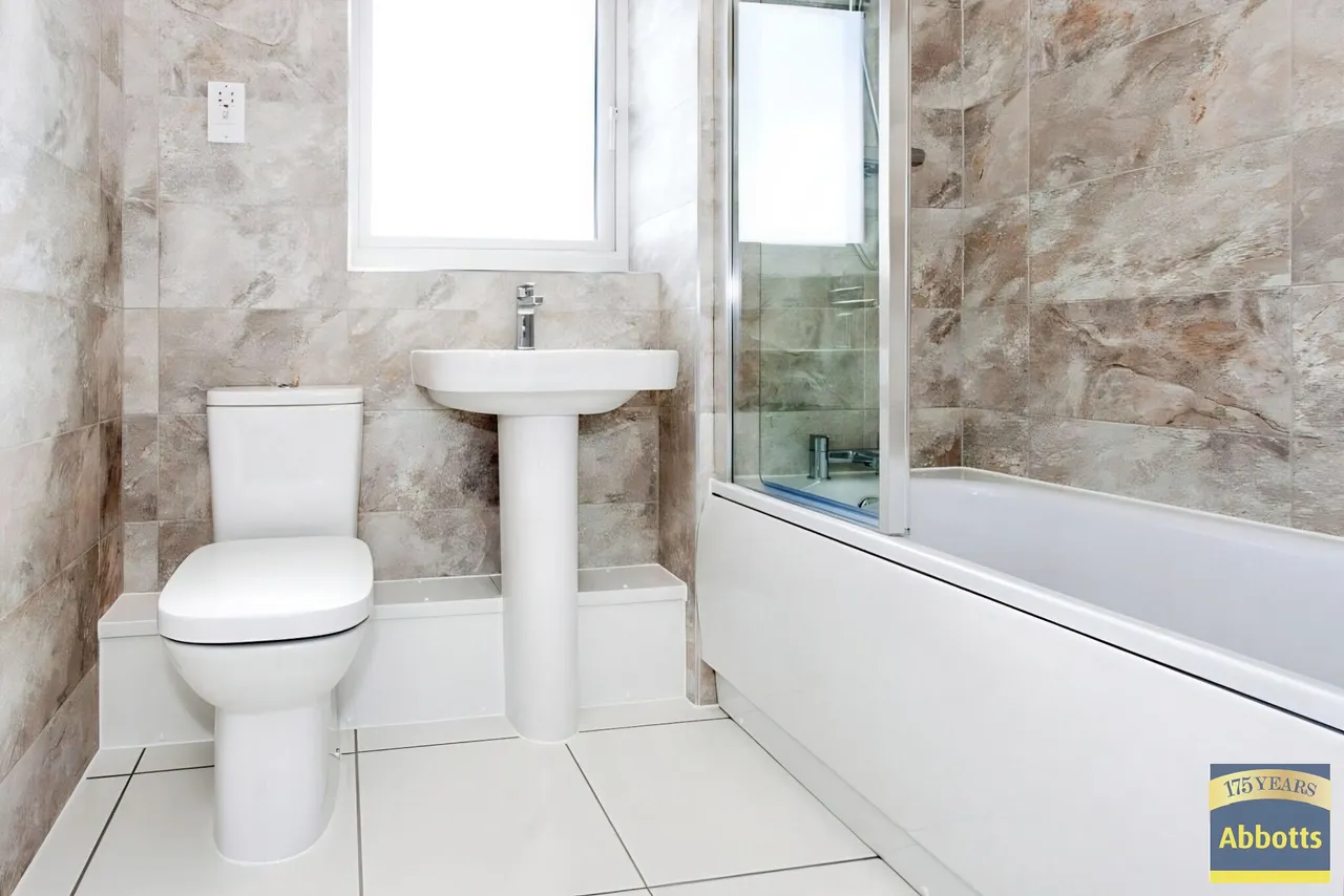 Eagle Way, CB24, photo 7