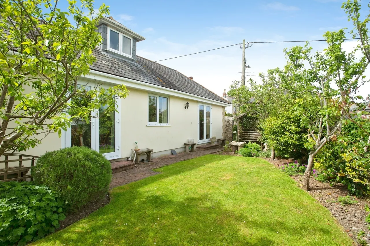 Higher East Street, St. Columb, TR9, photo 6