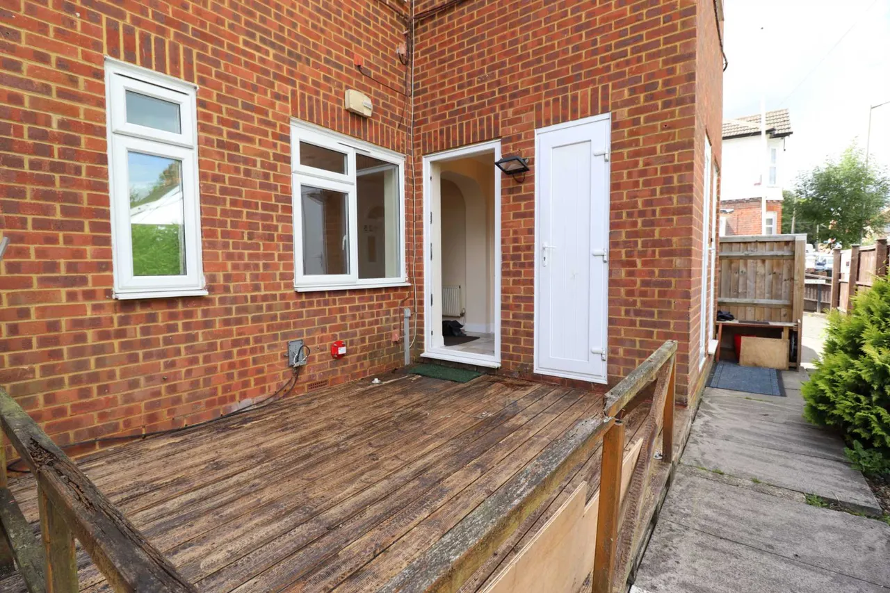 1 bed flat to rent — Dashwood Avenue, High Wycombe, HP12 3EB