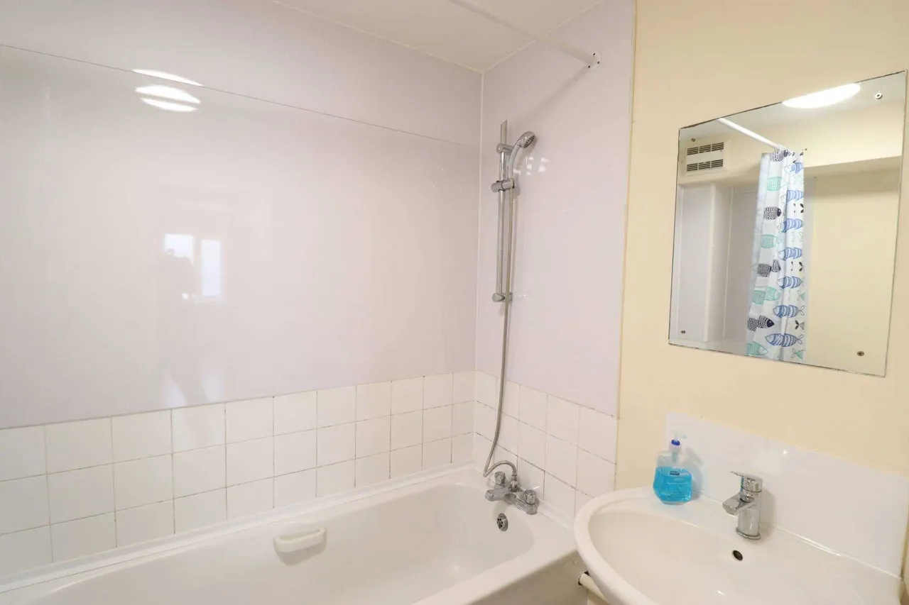 Dashwood Avenue, High Wycombe, HP12 3EB, photo 5