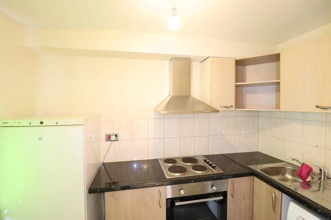 Dashwood Avenue, High Wycombe, HP12 3EB, photo 4