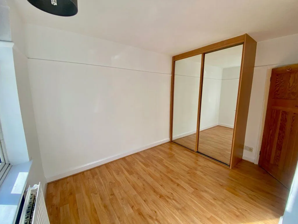 Buckhurst Way, Buckhurst Hill, IG9, photo 6
