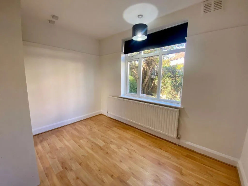 Buckhurst Way, Buckhurst Hill, IG9, photo 7