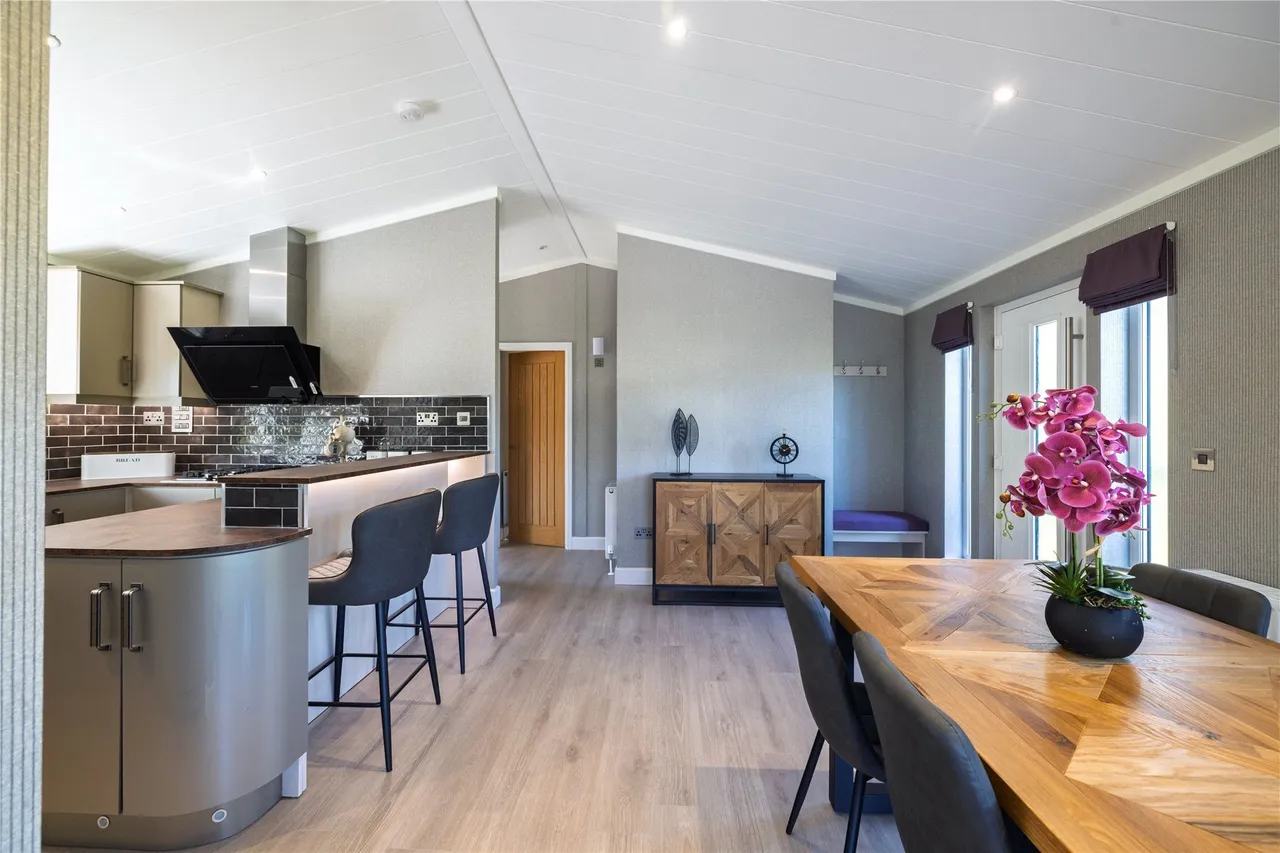 Portsmouth Road, Thursley, Godalming, GU8, photo 5