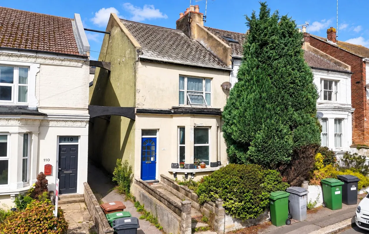 2 bed house for sale, Saxon Road, Hastings