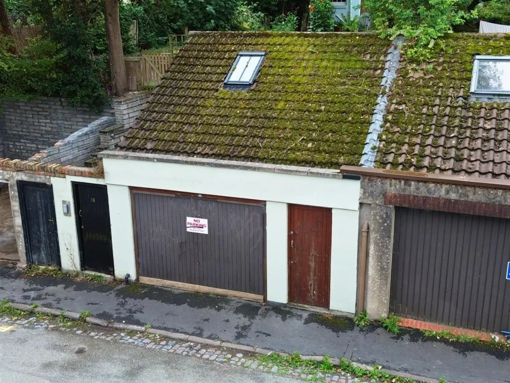 Garage/Workshop rear of 19, Fremantle Square, Cotham, Bristol, BS6 5TN, photo 5