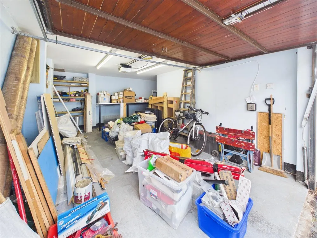 Garage/Workshop rear of 19, Fremantle Square, Cotham, Bristol, BS6 5TN, photo 2