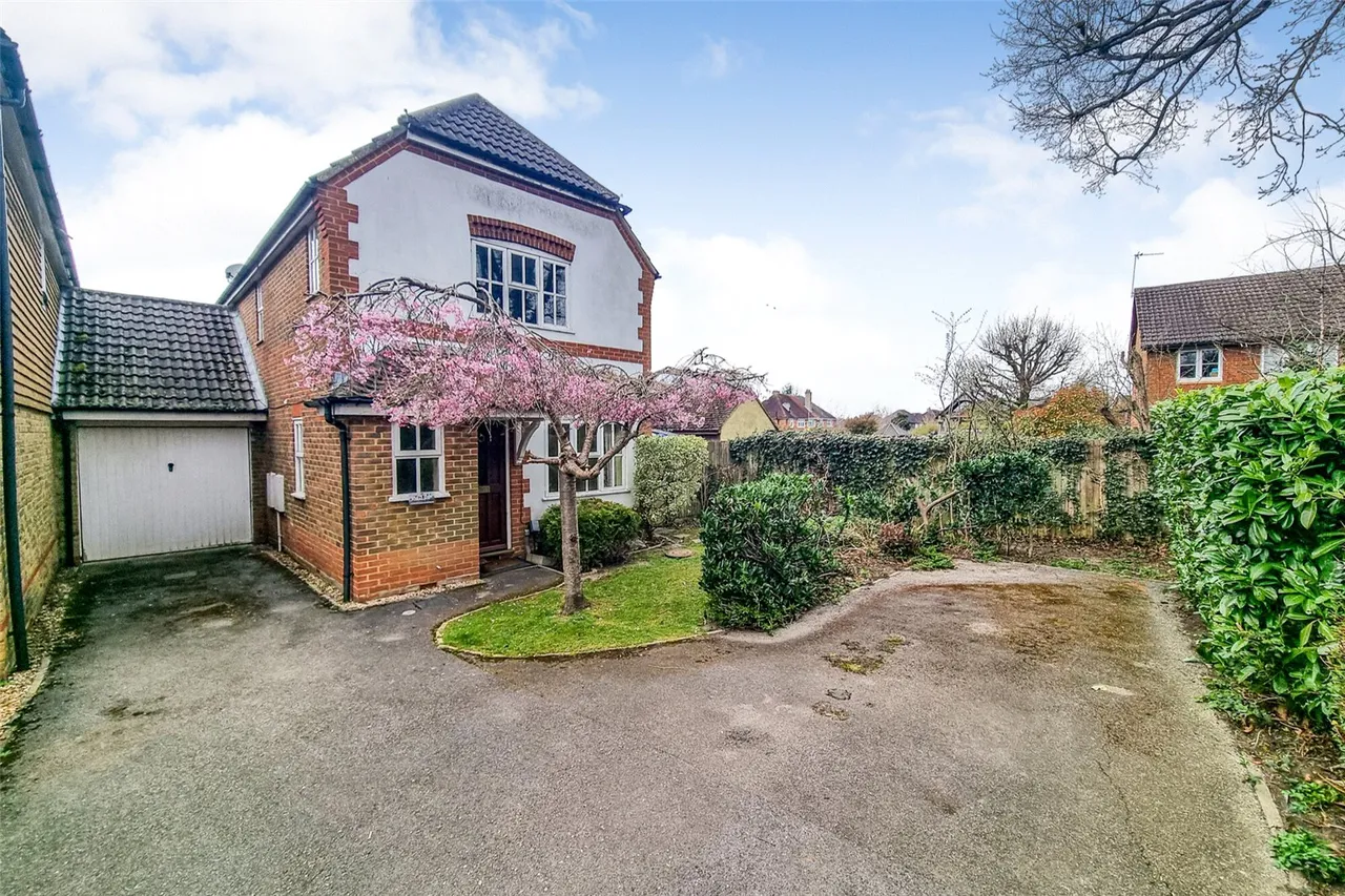 3 bed house for sale — Brambles Close, Ash, Guildford, Surrey, GU12 6NY