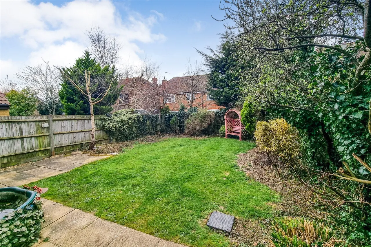 Brambles Close, Ash, Guildford, Surrey, GU12 6NY, photo 21