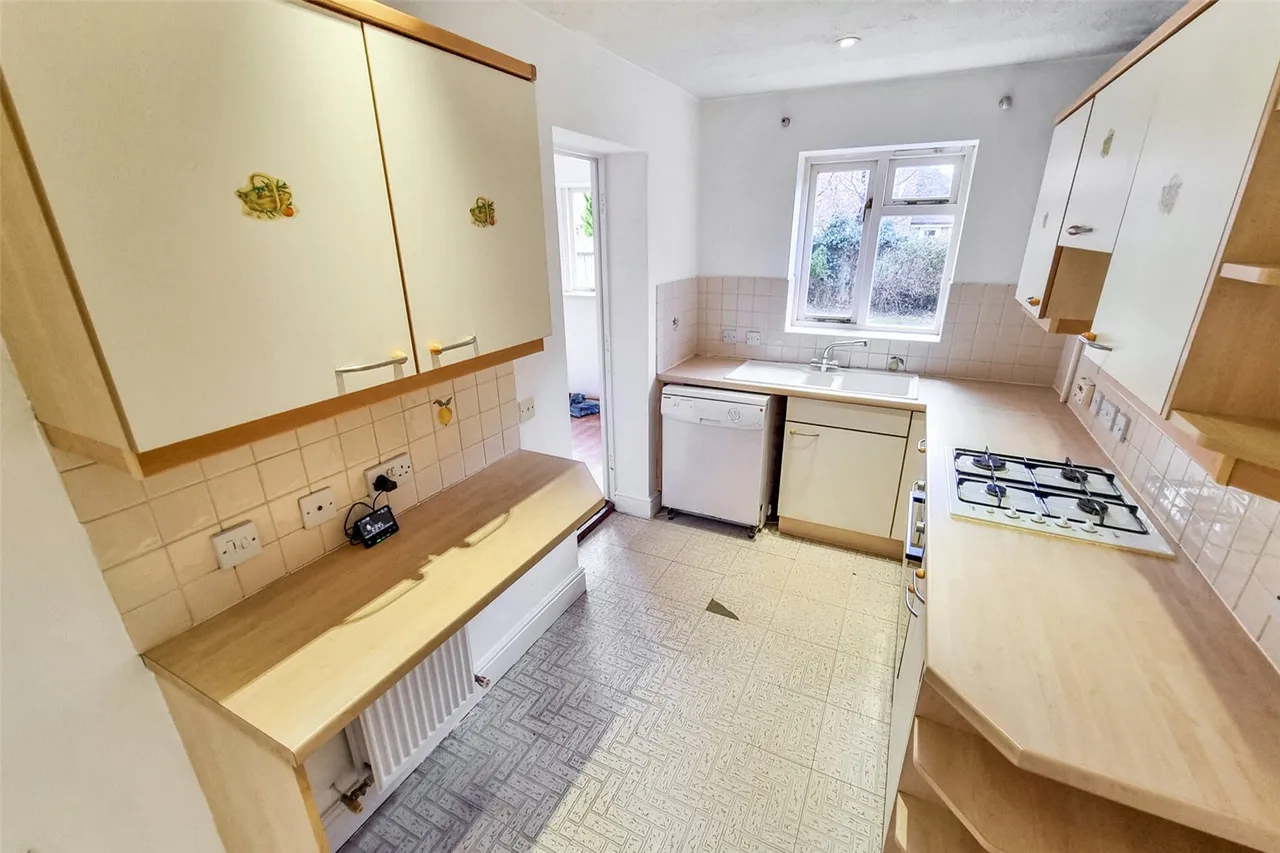 Brambles Close, Ash, Guildford, Surrey, GU12 6NY, photo 6