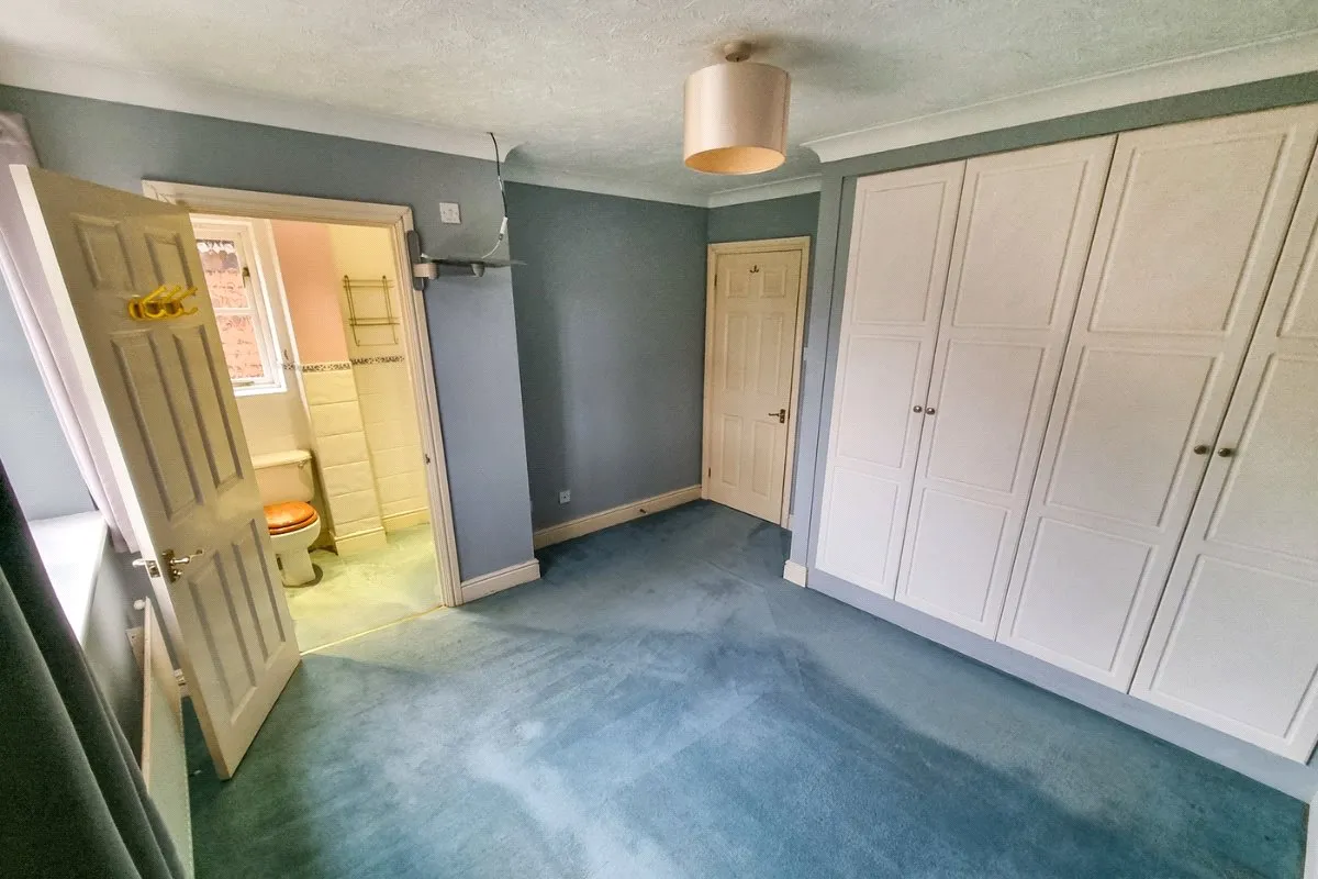 Brambles Close, Ash, Guildford, Surrey, GU12 6NY, photo 13