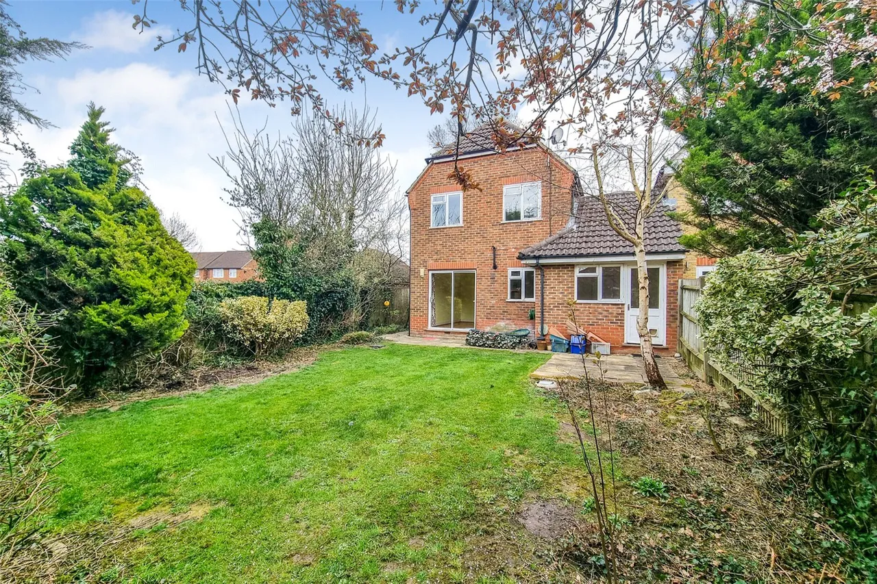 Brambles Close, Ash, Guildford, Surrey, GU12 6NY, photo 20