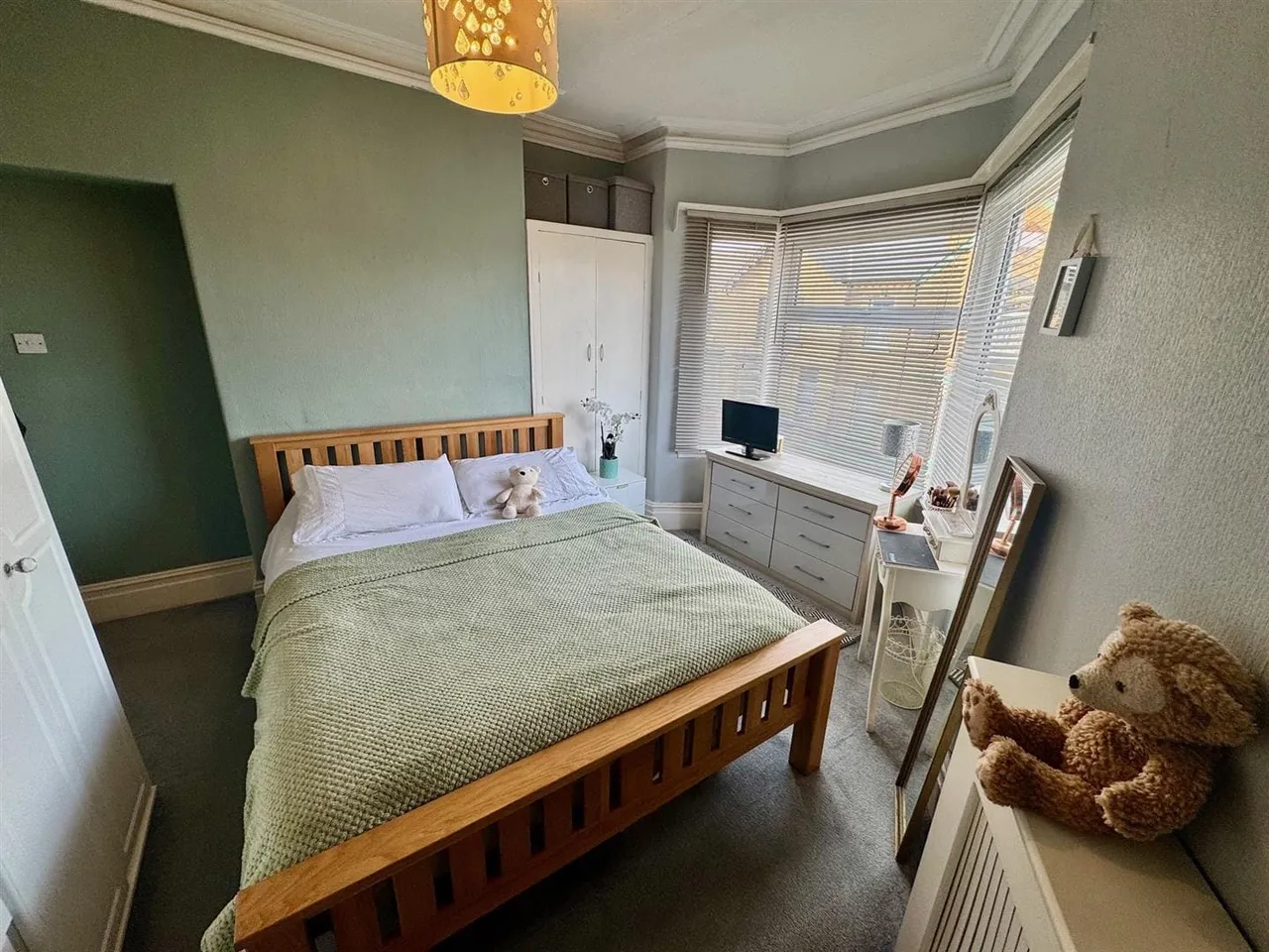 Commercial Street, Scarborough, YO12, photo 3