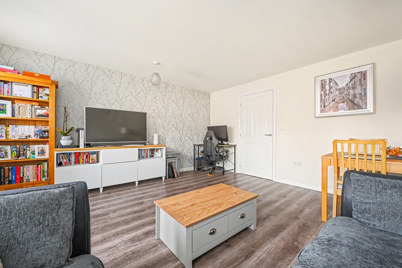 Waring Crescent, Aston Clinton, HP22, photo 4