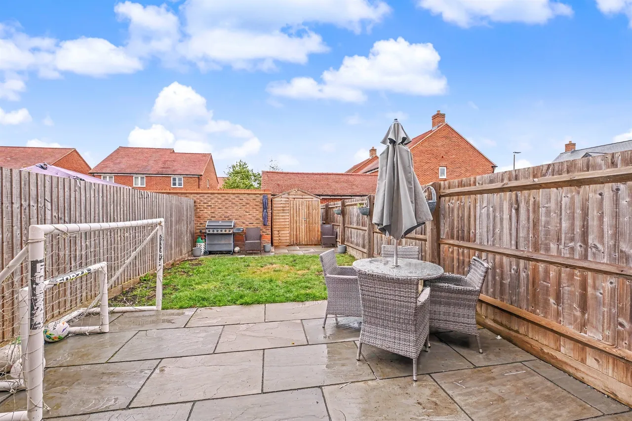 Waring Crescent, Aston Clinton, HP22, photo 15