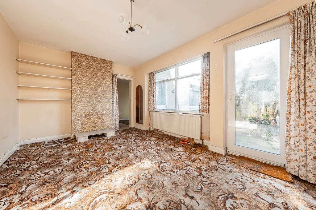 Ashwood Avenue, Hillingdon, UB8, photo 19