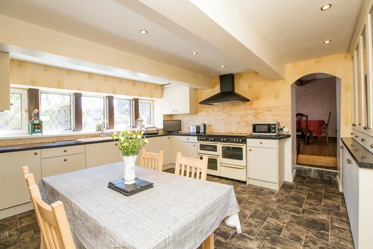 Windy Bank Lane, Queensbury, BD13, photo 5