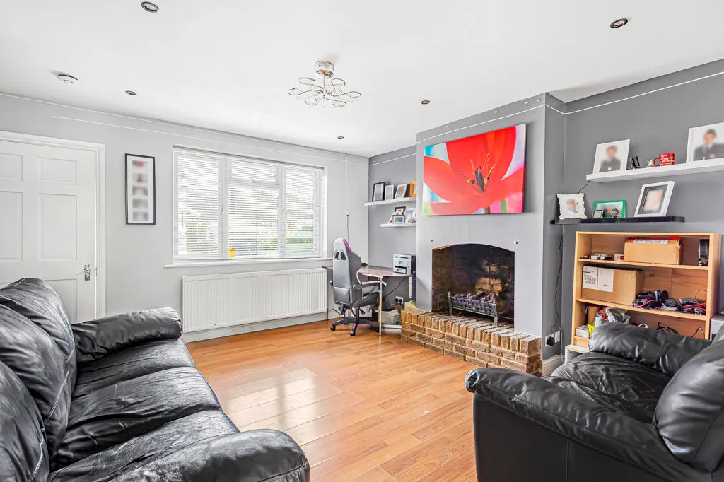 Vegal Crescent, Englefield Green, TW20, photo 4