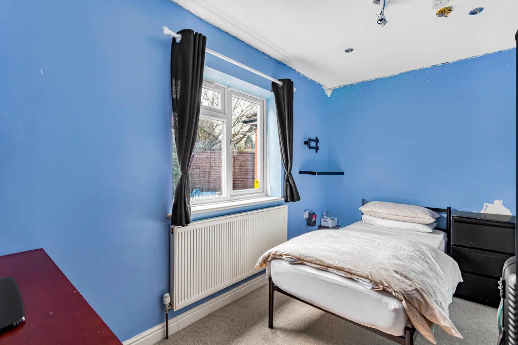 Vegal Crescent, Englefield Green, TW20, photo 12
