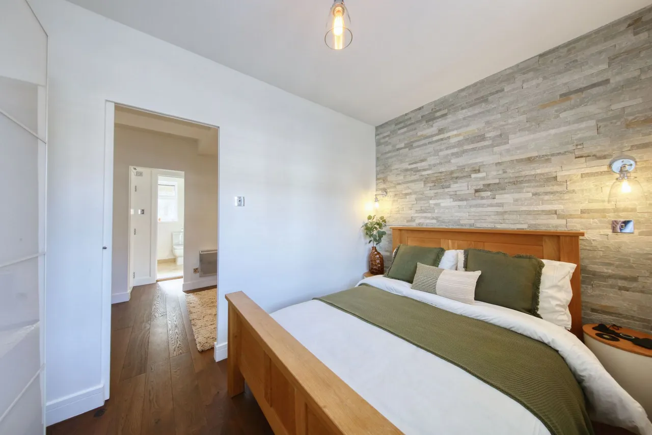 Burntwood Lane, London, SW17 0AH, photo 11