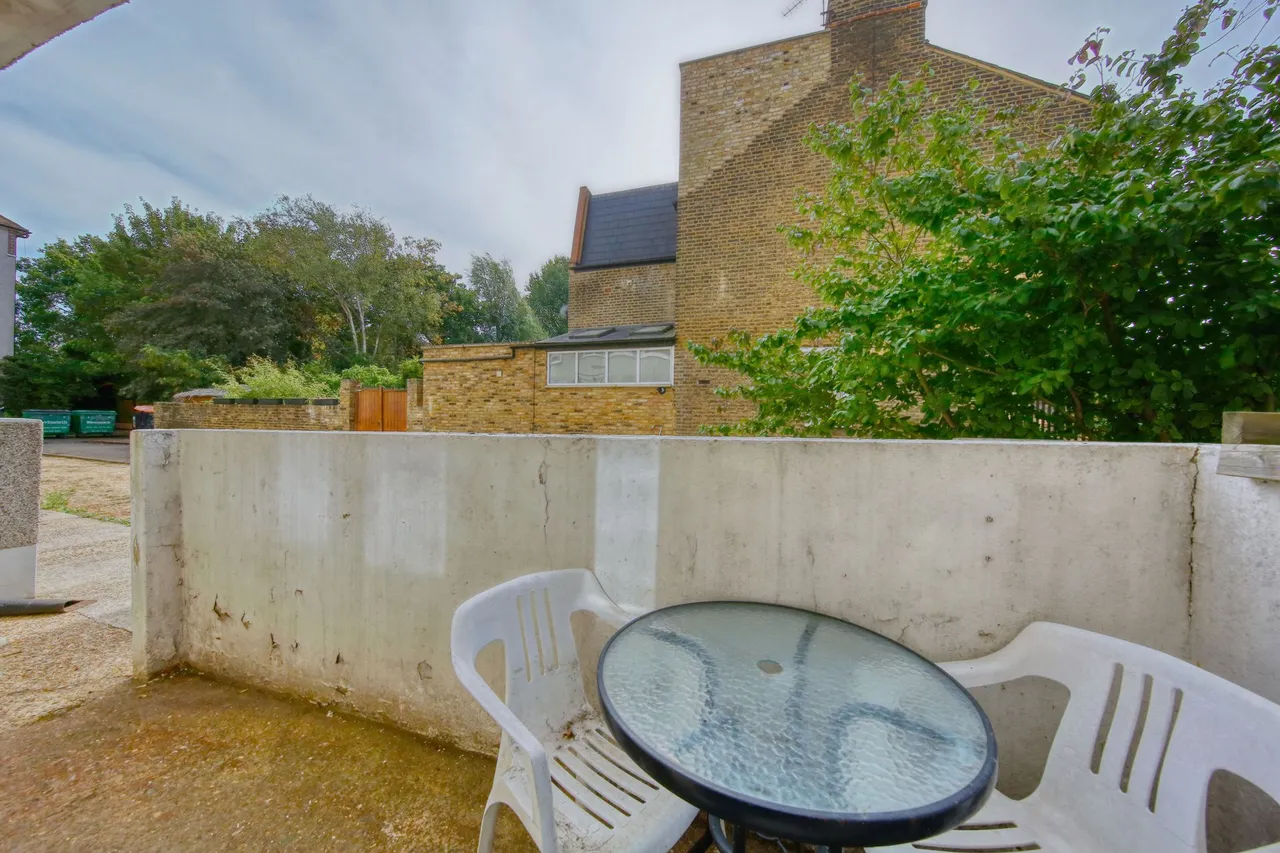 Burntwood Lane, London, SW17 0AH, photo 6