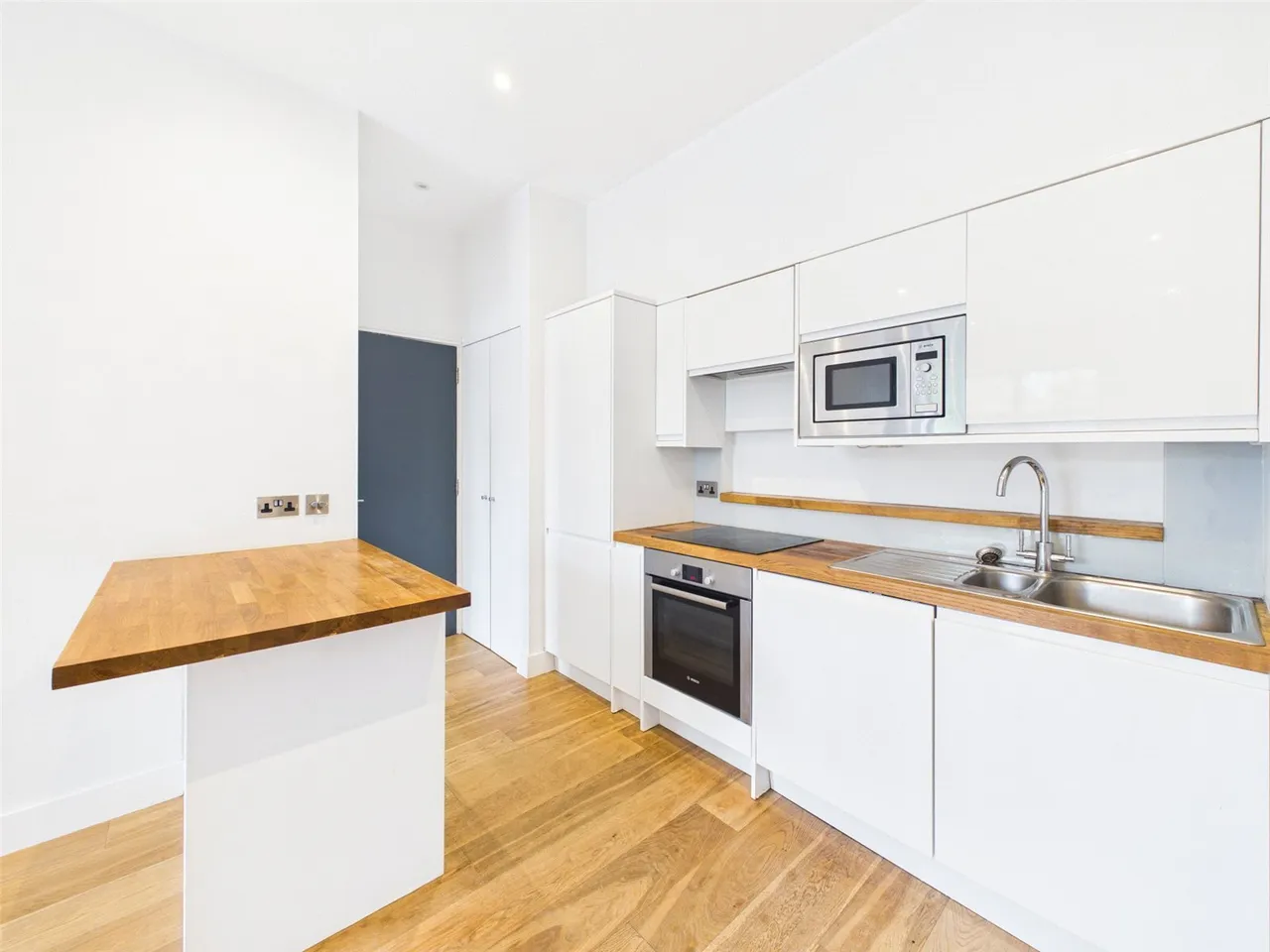 Oldfield Road, Hampton, TW12, photo 4