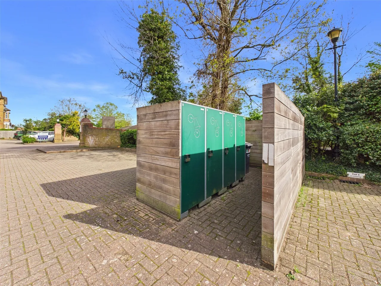 Oldfield Road, Hampton, TW12, photo 9