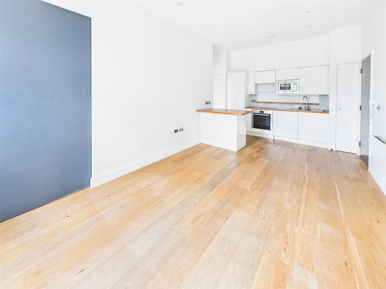Oldfield Road, Hampton, TW12, photo 3