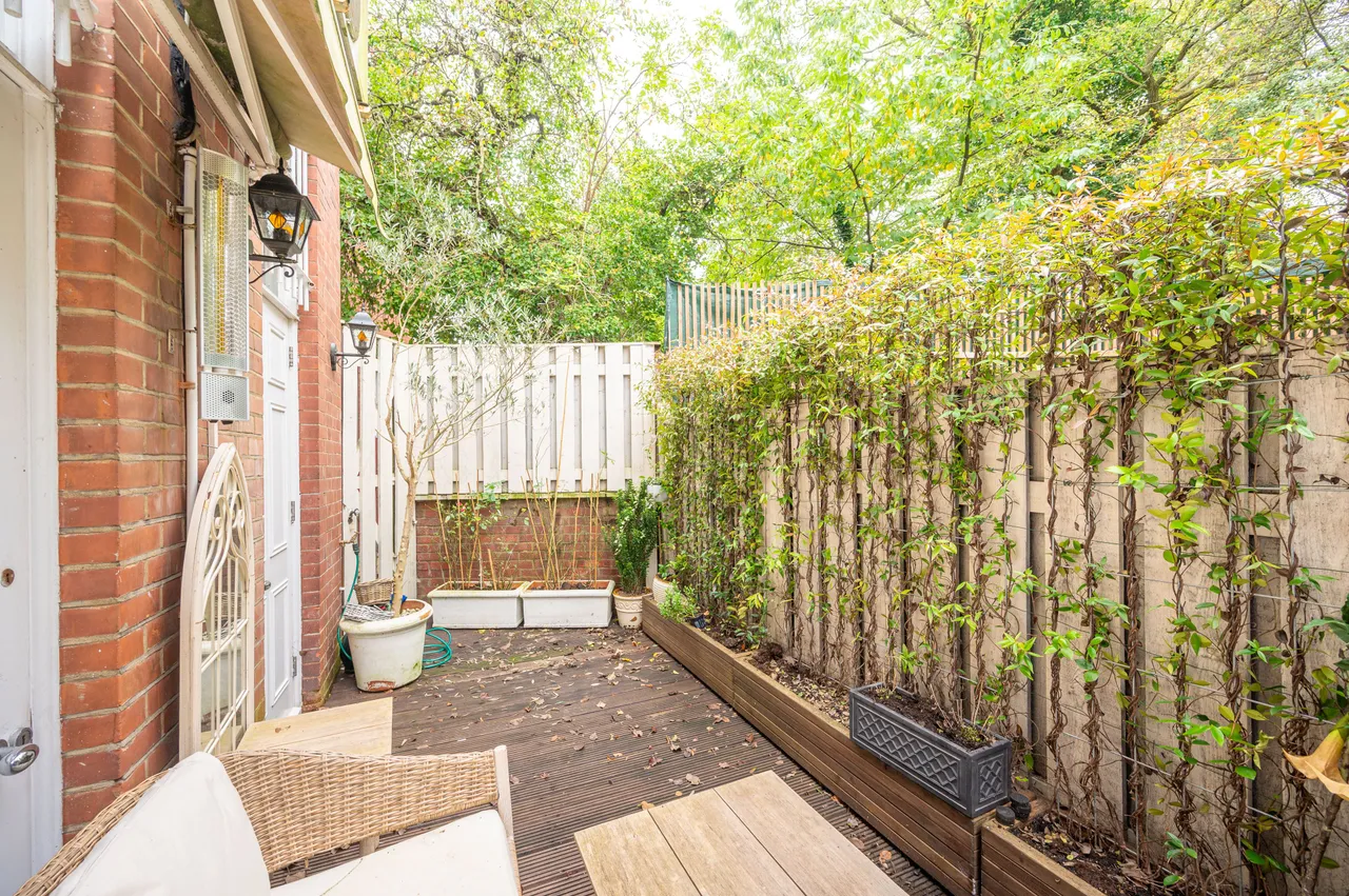 Flat 1, 260 Finchley Road, London, photo 9