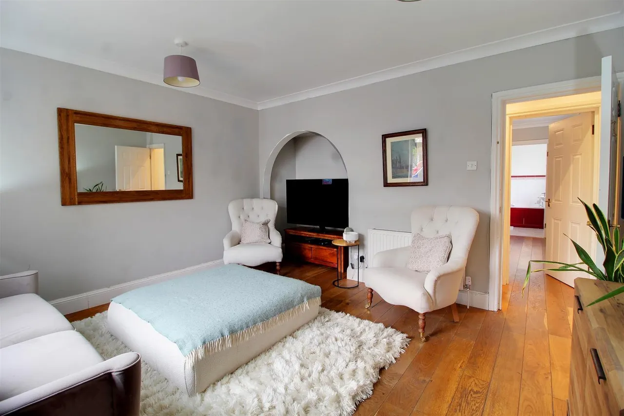 Holloways Lane, Welham Green AL9 7NR, photo 12