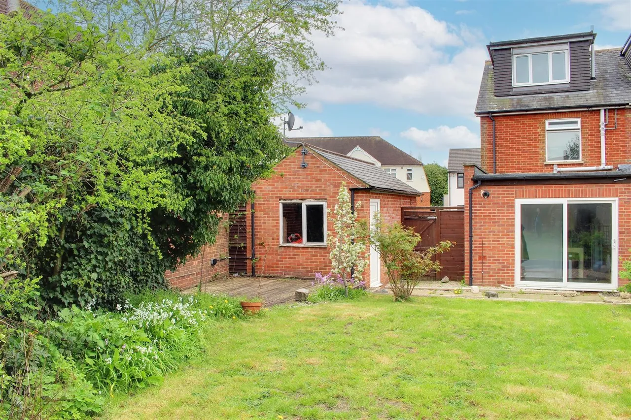 Holloways Lane, Welham Green AL9 7NR, photo 24