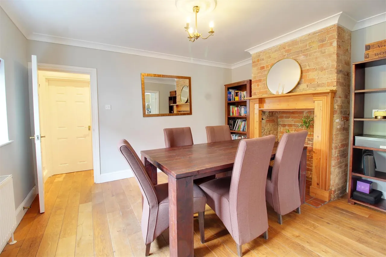 Holloways Lane, Welham Green AL9 7NR, photo 3