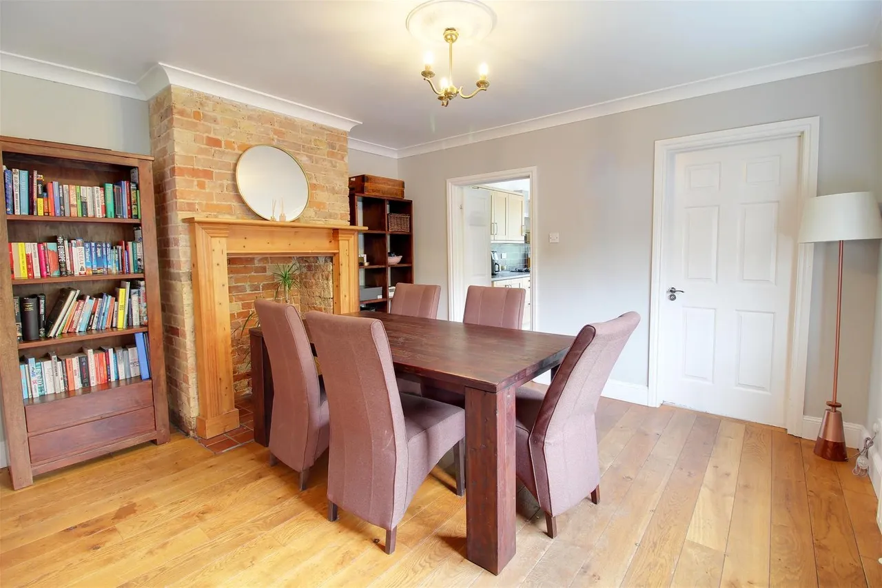 Holloways Lane, Welham Green AL9 7NR, photo 13