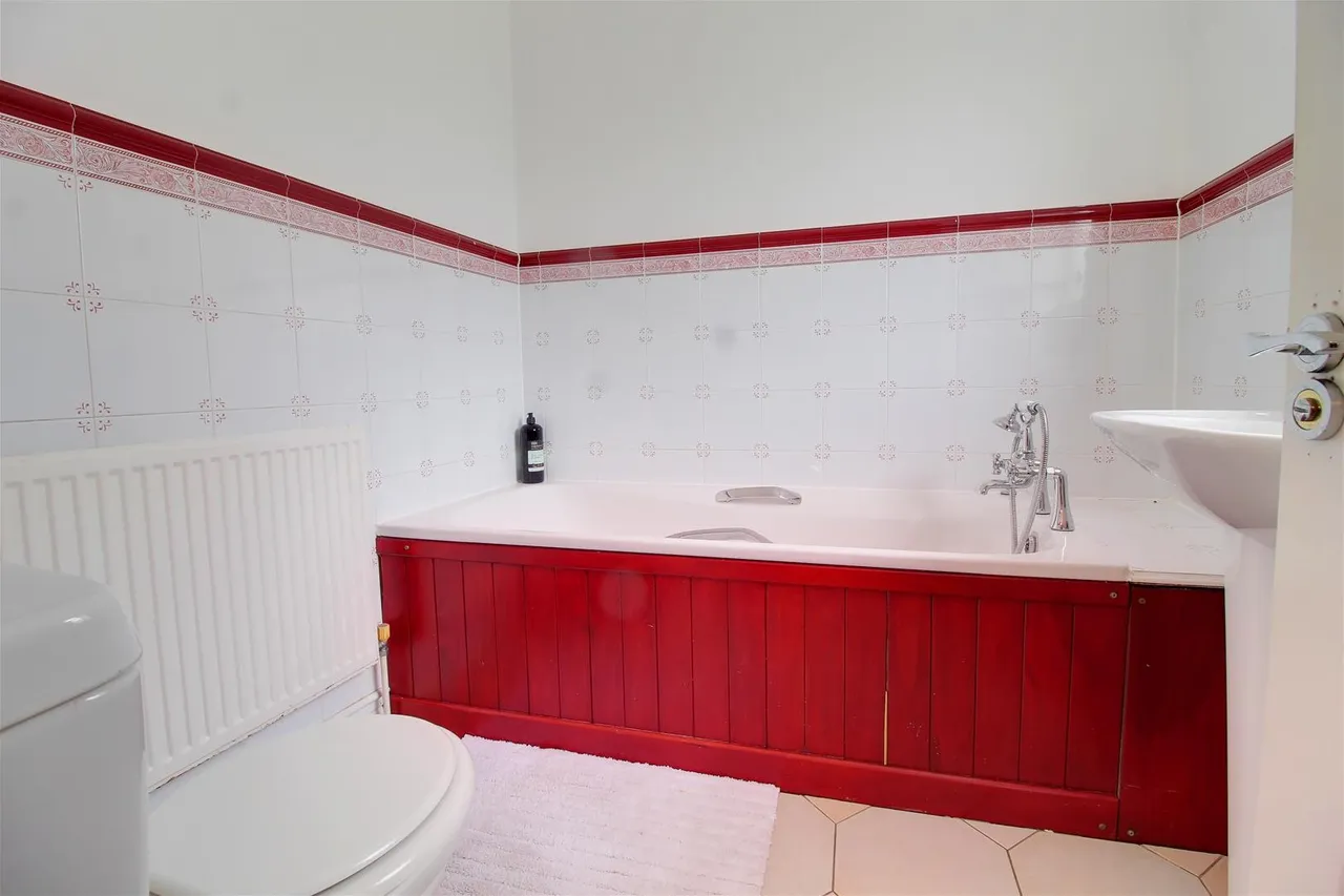 Holloways Lane, Welham Green AL9 7NR, photo 15